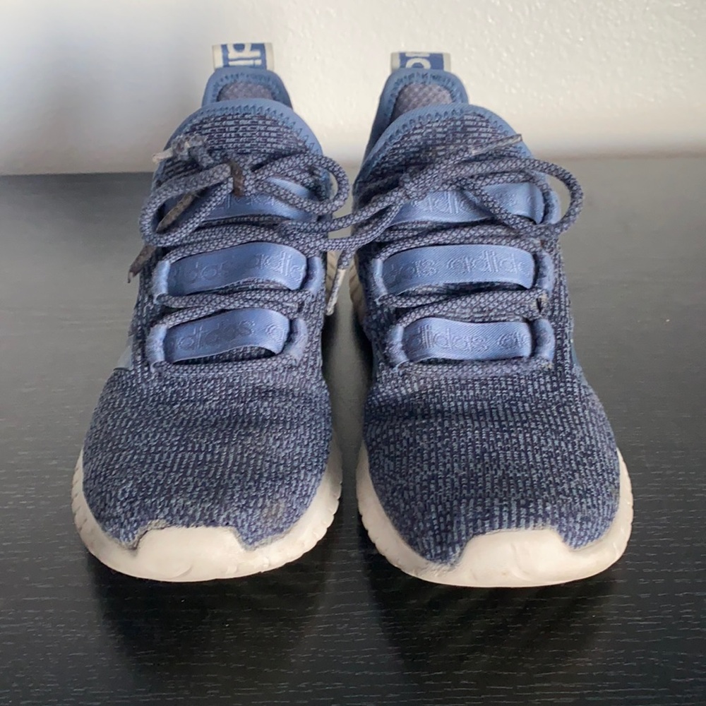 Adidas kids sneaker sz 7